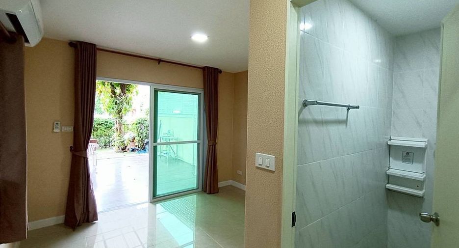 Haus zum Kauf mit 4 Zimmer in Mueang Chiang Mai, Chiang Mai
