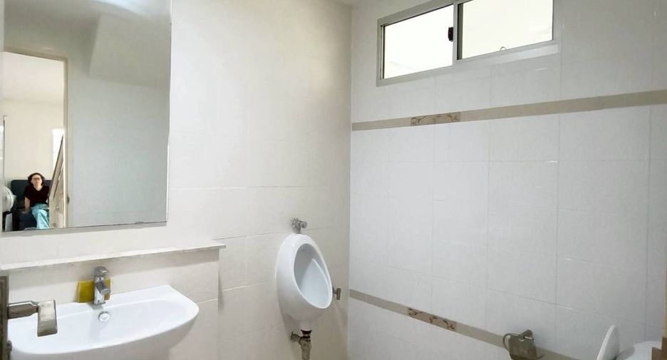 Haus zum Kauf mit 4 Zimmer in Mueang Chiang Mai, Chiang Mai