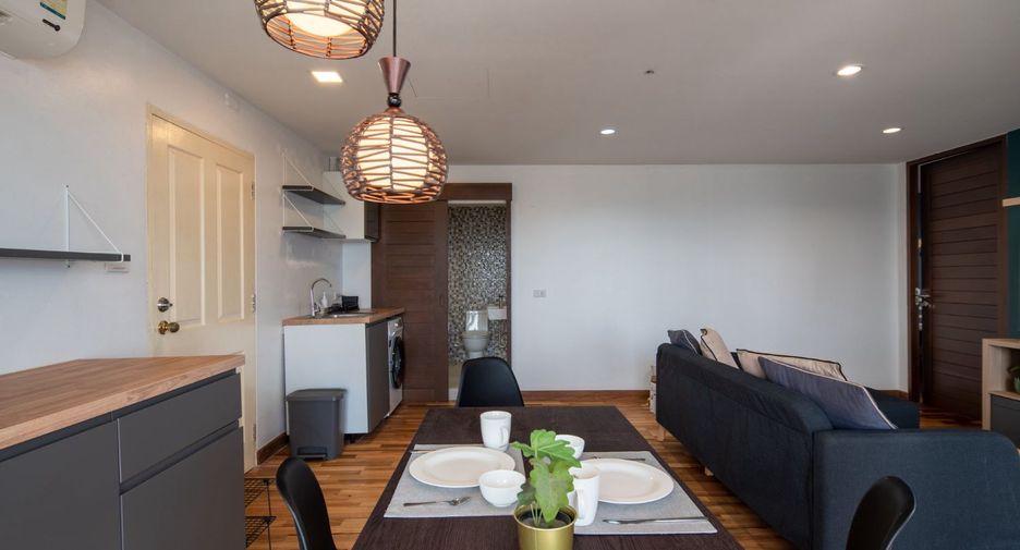 For rent 2 bedrooms condo in Chatuchak, Bangkok