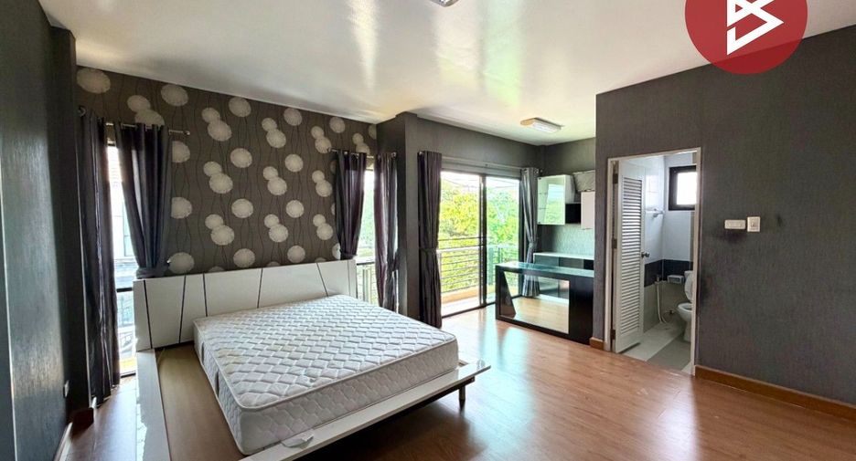 Casa en venta de 4 habitaciones en Lam Luk Ka, Pathum Thani