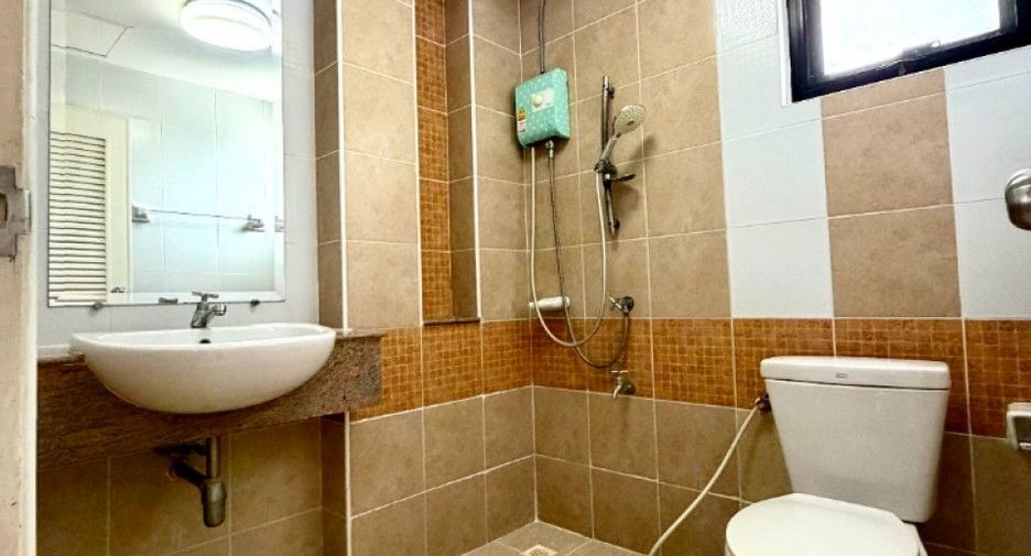 Casa en venta de 4 habitaciones en Lam Luk Ka, Pathum Thani