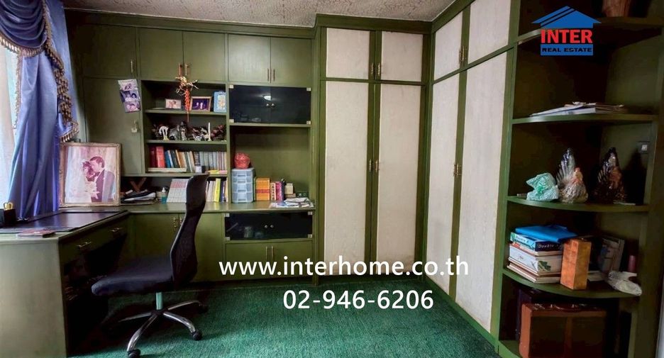 For rent and for sale 4 bedrooms townhouse in Yan Nawa, Bangkok