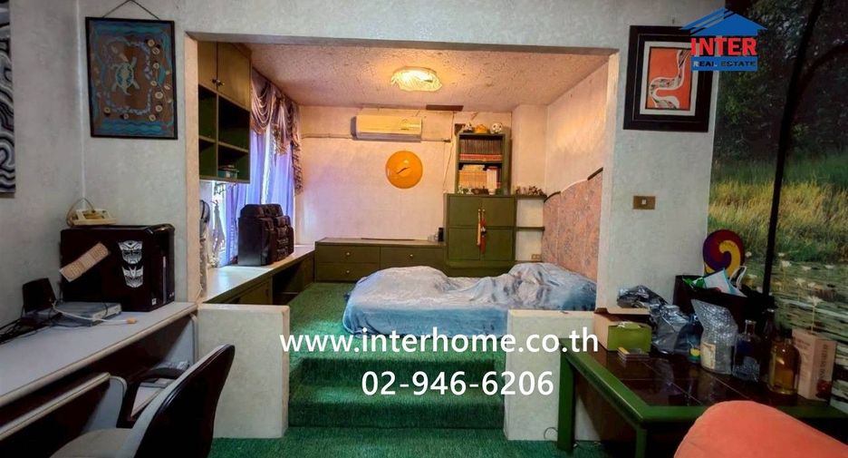 For rent and for sale 4 bedrooms townhouse in Yan Nawa, Bangkok