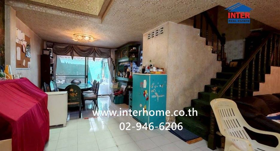 For rent and for sale 4 bedrooms townhouse in Yan Nawa, Bangkok