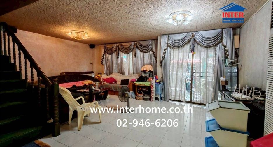 For rent and for sale 4 bedrooms townhouse in Yan Nawa, Bangkok