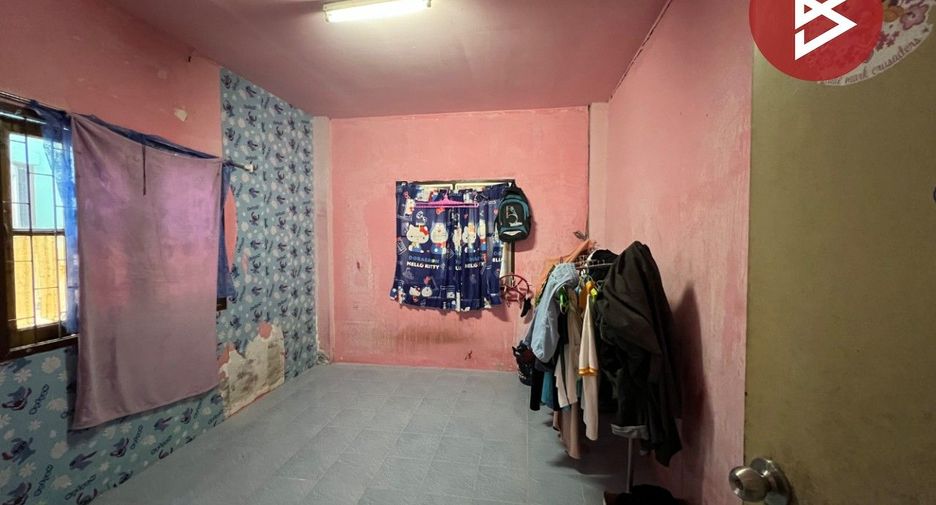 For sale studio townhouse in Mueang Chon Buri, Chonburi