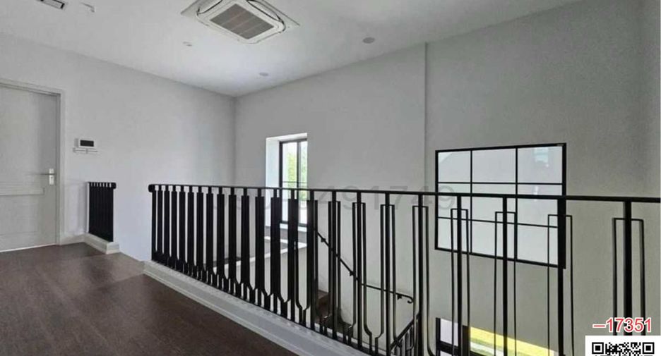 Casa en alquiler de 4 habitaciones en Taling Chan, Bangkok