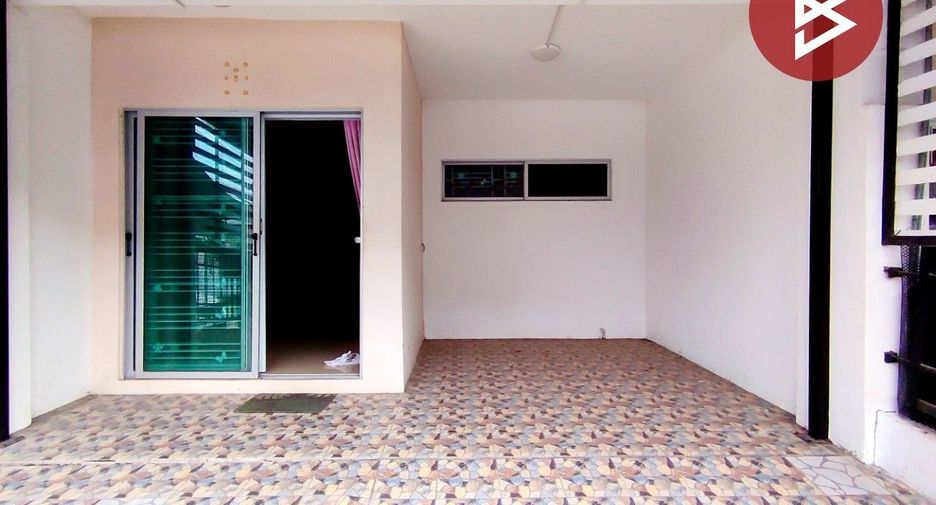 For sale 3 bedrooms townhouse in Prawet, Bangkok