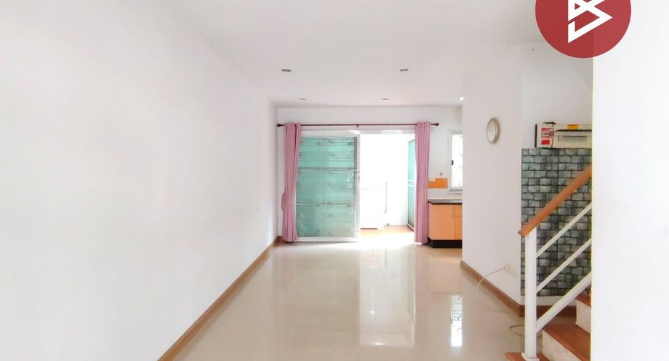 For sale 3 bedrooms townhouse in Prawet, Bangkok