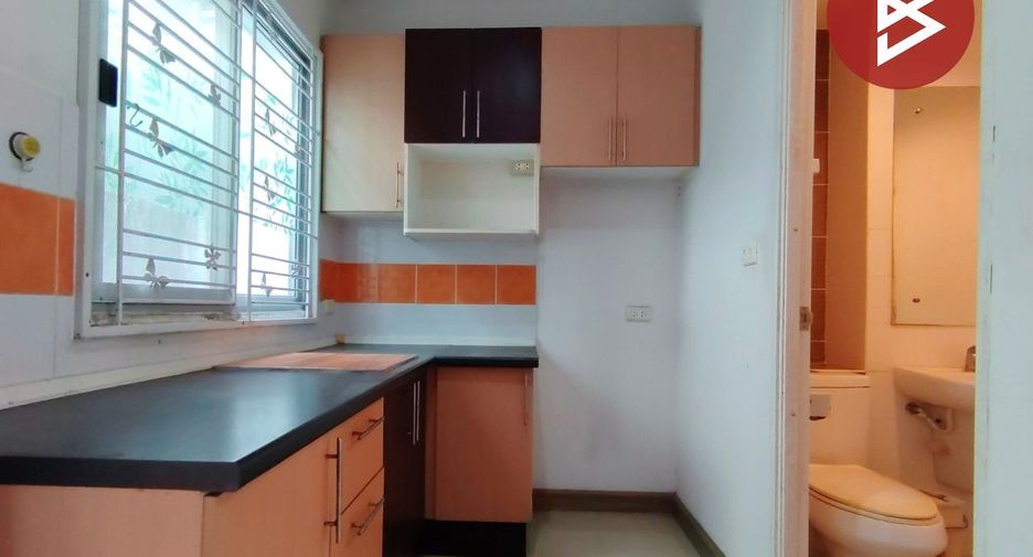 For sale 3 bedrooms townhouse in Prawet, Bangkok