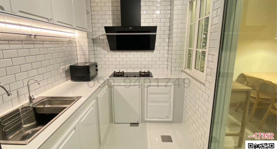 For rent 3 bedrooms townhouse in Phra Pradaeng, Samut Prakan