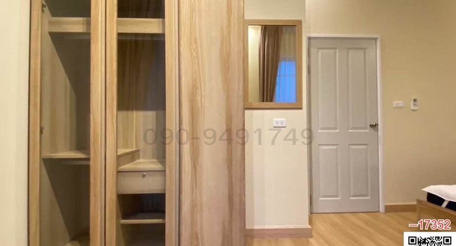 For rent 3 bedrooms townhouse in Phra Pradaeng, Samut Prakan