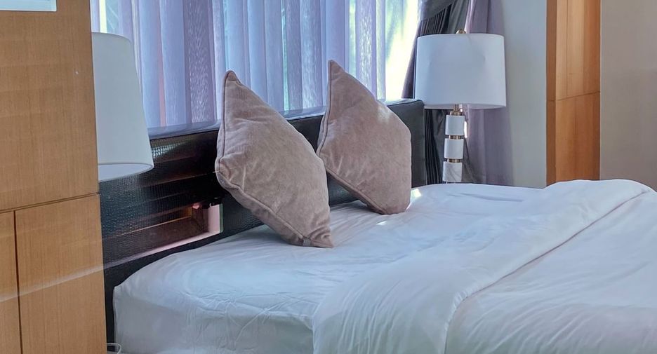 For rent 5 bedrooms villa in North Pattaya, Pattaya