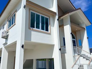 For sale 3 bedrooms house in Saraphi, Chiang Mai