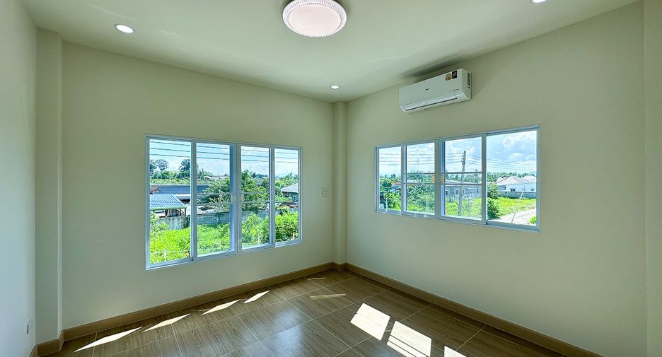 Haus zum Kauf mit 3 Zimmer in Saraphi, Chiang Mai