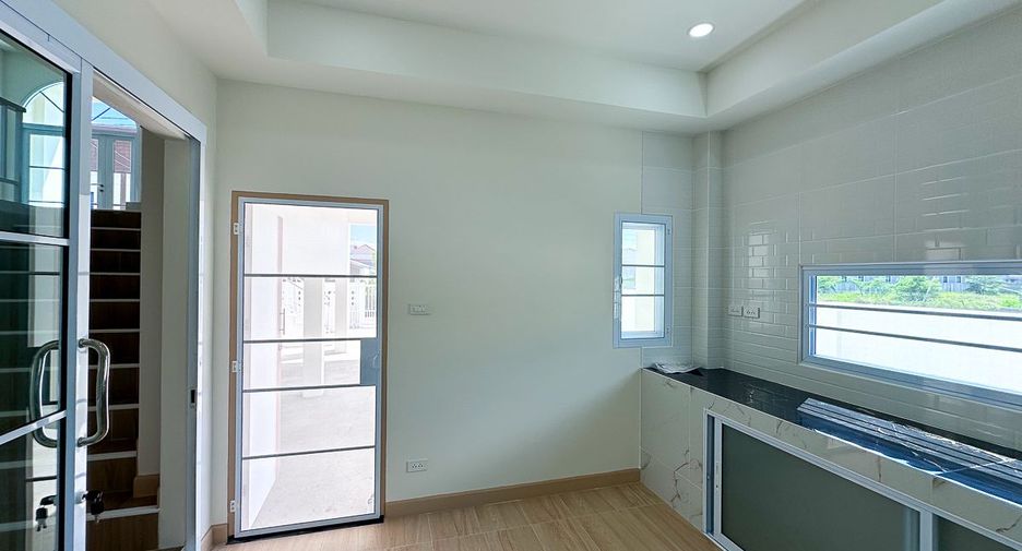 Haus zum Kauf mit 3 Zimmer in Saraphi, Chiang Mai