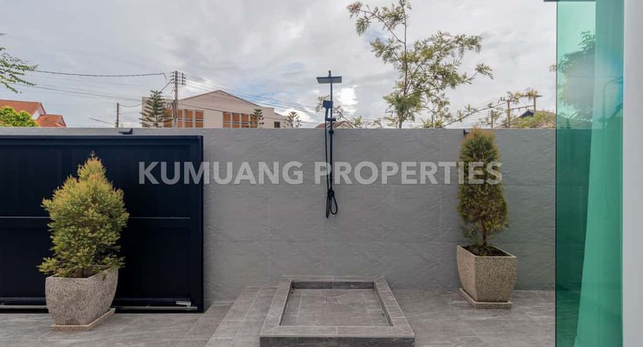 For rent and for sale 4 bedrooms house in Mueang Chiang Mai, Chiang Mai