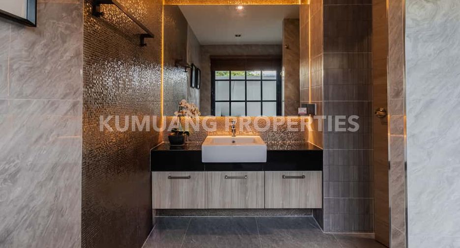 For rent and for sale 4 bedrooms house in Mueang Chiang Mai, Chiang Mai