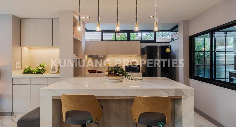 For rent and for sale 4 bedrooms house in Mueang Chiang Mai, Chiang Mai