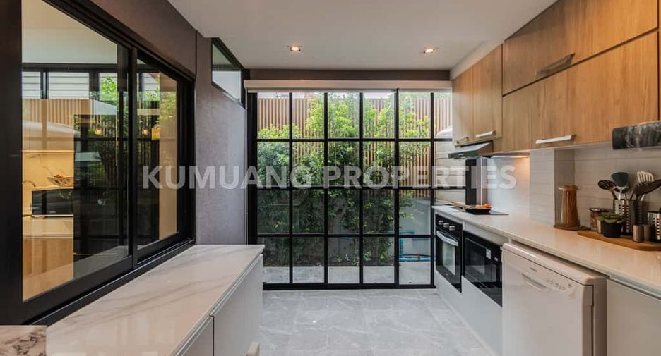 For rent and for sale 4 bedrooms house in Mueang Chiang Mai, Chiang Mai