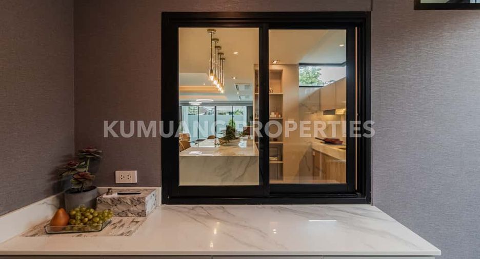 For rent and for sale 4 bedrooms house in Mueang Chiang Mai, Chiang Mai