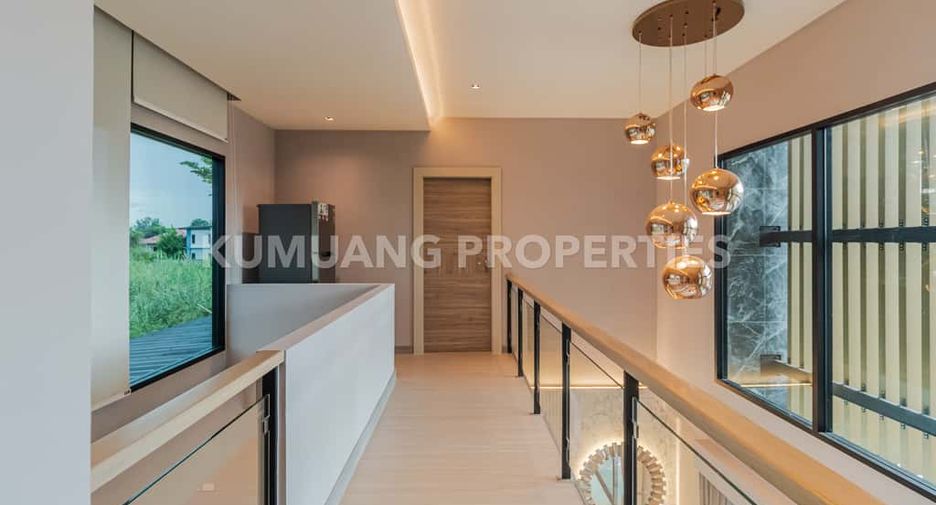 For rent and for sale 4 bedrooms house in Mueang Chiang Mai, Chiang Mai