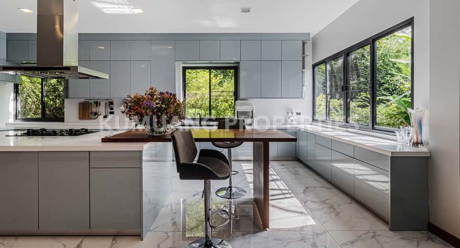 For sale 4 bedrooms house in Mae Rim, Chiang Mai