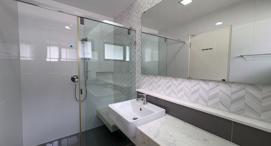 Haus zum Kauf mit 4 Zimmer in Bang Phli, Samut Prakan