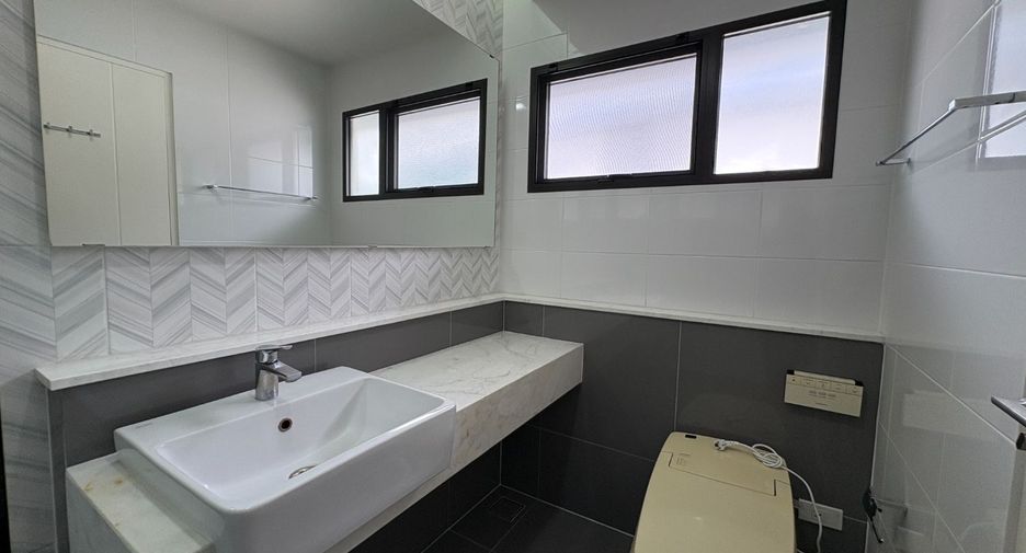 Haus zum Kauf mit 4 Zimmer in Bang Phli, Samut Prakan