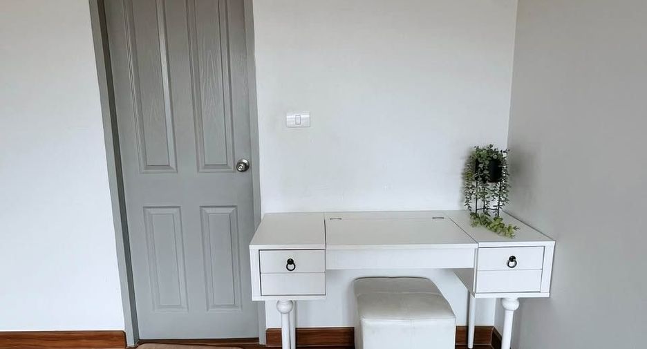 For rent 3 bedrooms house in San Kamphaeng, Chiang Mai