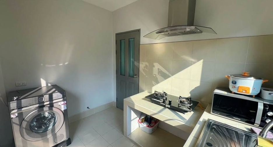 For rent 3 bedrooms house in San Kamphaeng, Chiang Mai