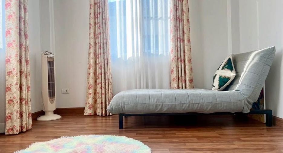 For rent 3 bedrooms house in San Kamphaeng, Chiang Mai