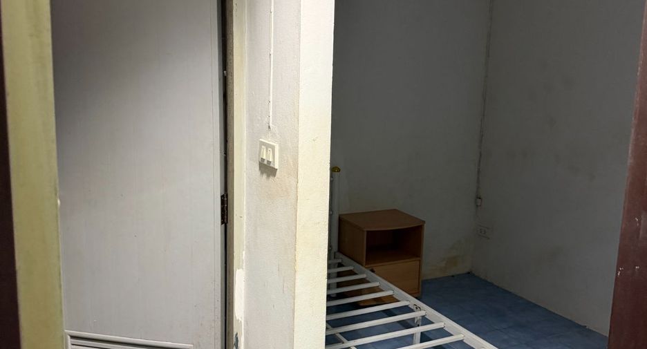 For rent retail Space in Khlong Toei, Bangkok