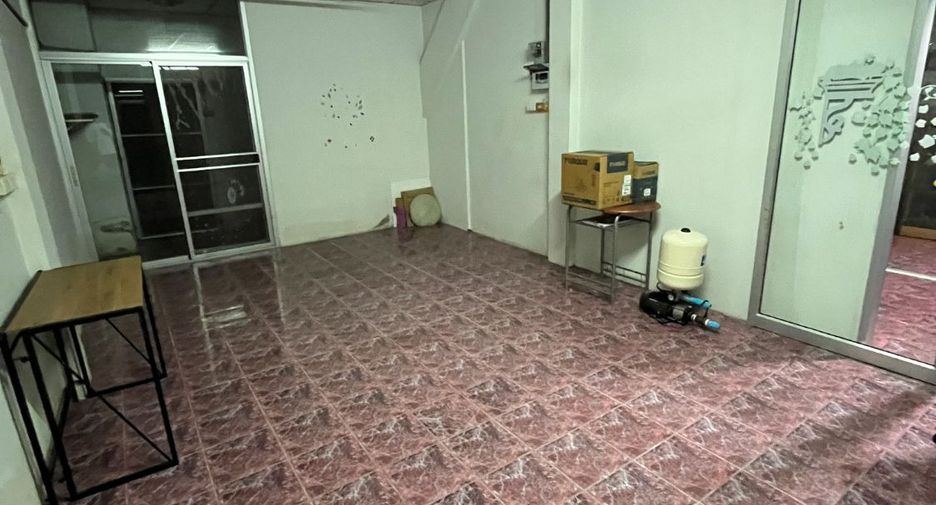 For rent retail Space in Khlong Toei, Bangkok
