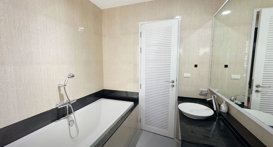 Haus zum Kauf mit 4 Zimmer in Bueng Kum, Bangkok