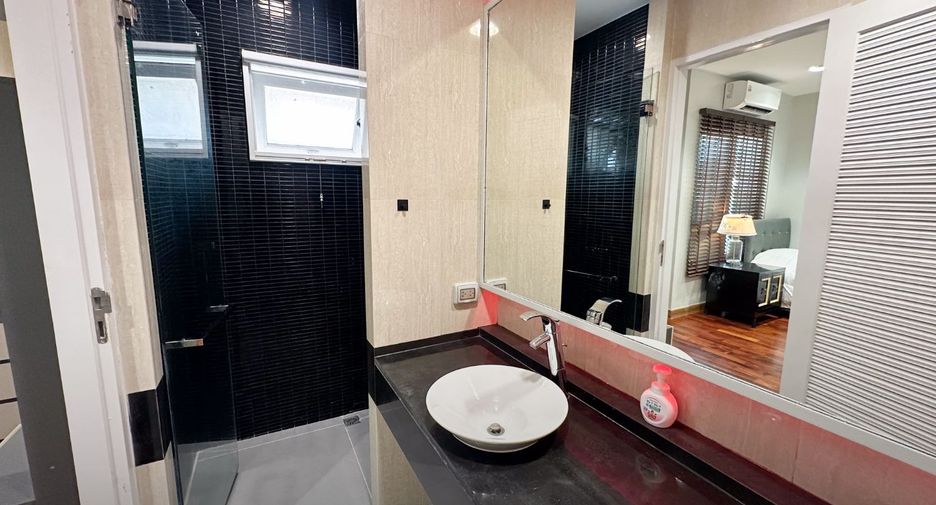 Haus zum Kauf mit 4 Zimmer in Bueng Kum, Bangkok