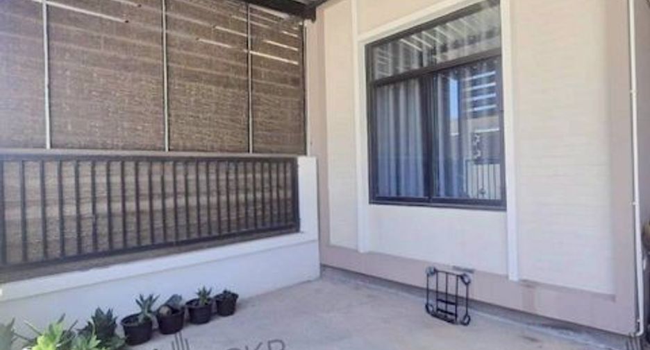 For sale 2 bedrooms townhouse in East Pattaya, Pattaya