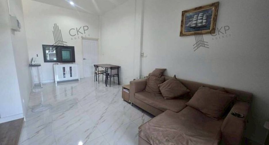 For sale 2 bedrooms townhouse in East Pattaya, Pattaya