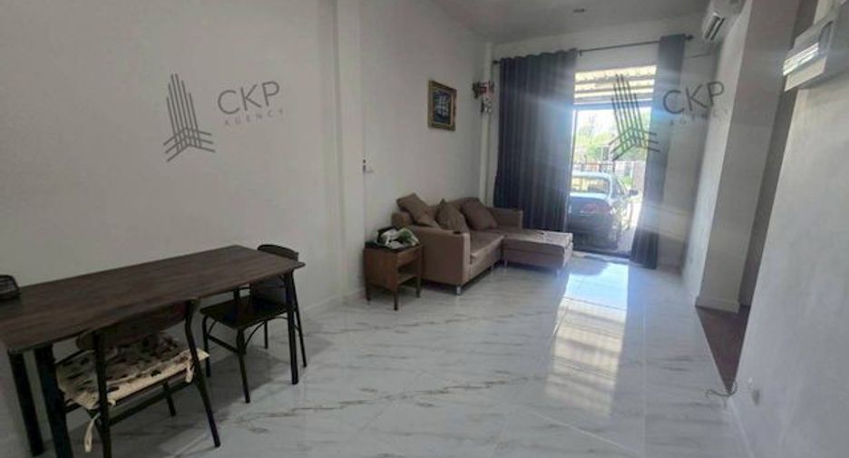 For sale 2 bedrooms townhouse in East Pattaya, Pattaya