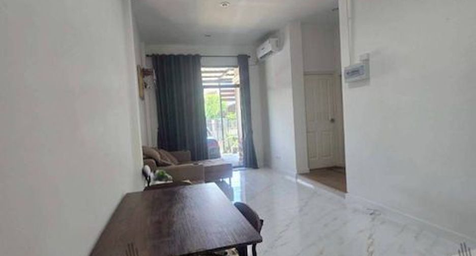 For sale 2 bedrooms townhouse in East Pattaya, Pattaya