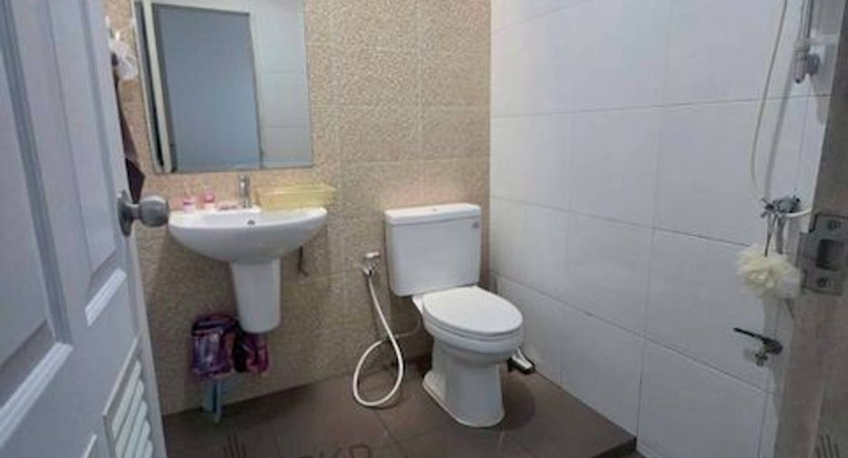 For sale 2 bedrooms townhouse in East Pattaya, Pattaya