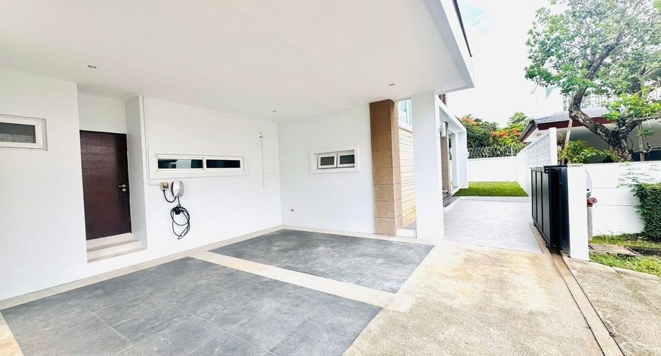 For sale 5 bedrooms villa in North Pattaya, Pattaya