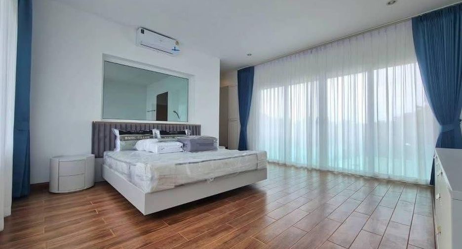 For sale 5 bedrooms villa in North Pattaya, Pattaya