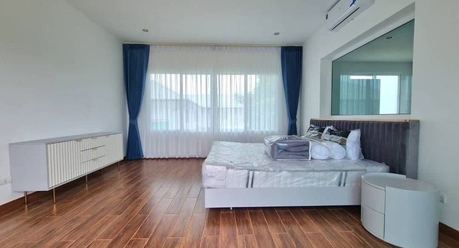 For sale 5 bedrooms villa in North Pattaya, Pattaya