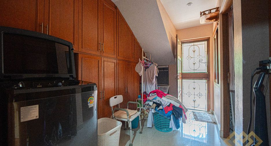 For sale 4 bedrooms house in Huay Yai, Pattaya