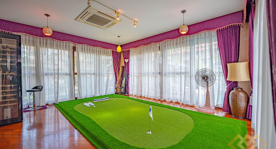 For sale 4 bedrooms house in Huay Yai, Pattaya