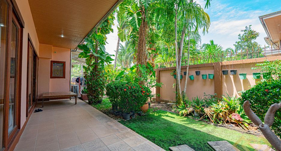 For sale 4 bedrooms house in Huay Yai, Pattaya