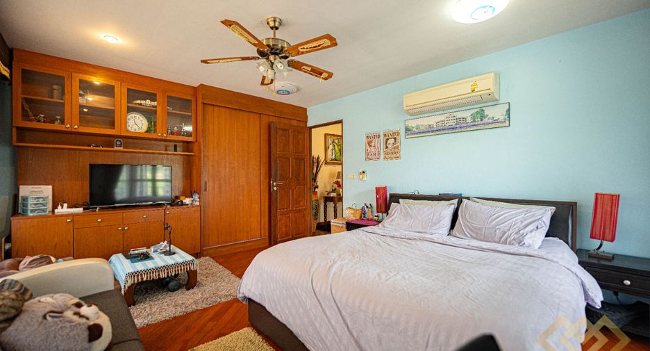 For sale 4 bedrooms house in Huay Yai, Pattaya