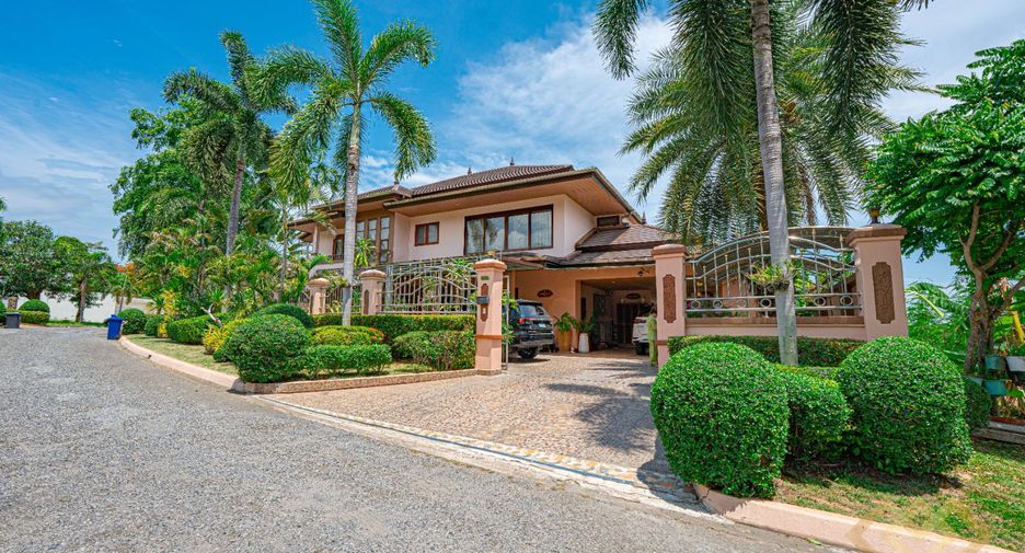 For sale 4 bedrooms house in Huay Yai, Pattaya