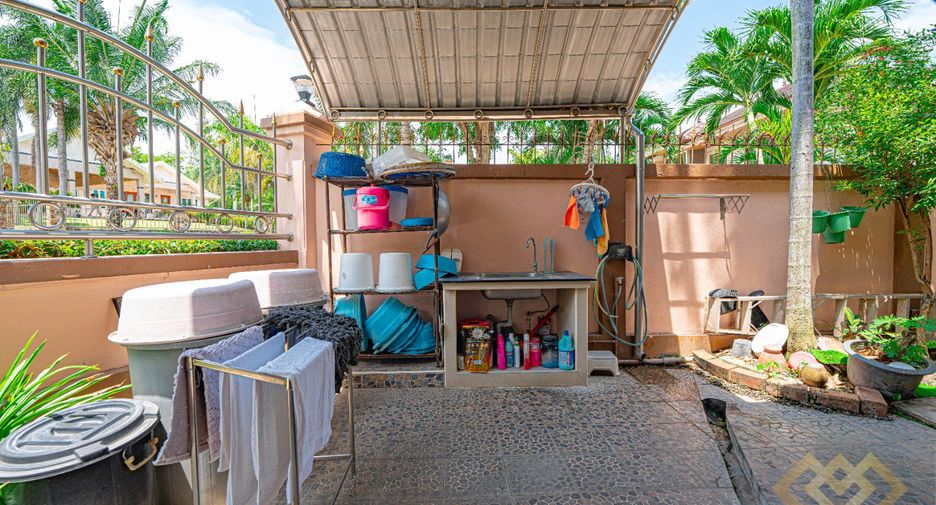 For sale 4 bedrooms house in Huay Yai, Pattaya